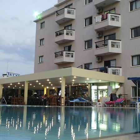 Livas Hotel Apartments Pernera Exterior photo